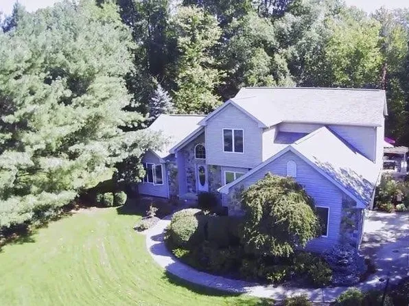 109 Boston Lake Dr, Valley City, OH 44280