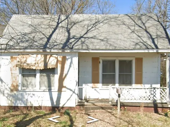 106 E Main St, Ozark, AR 72949