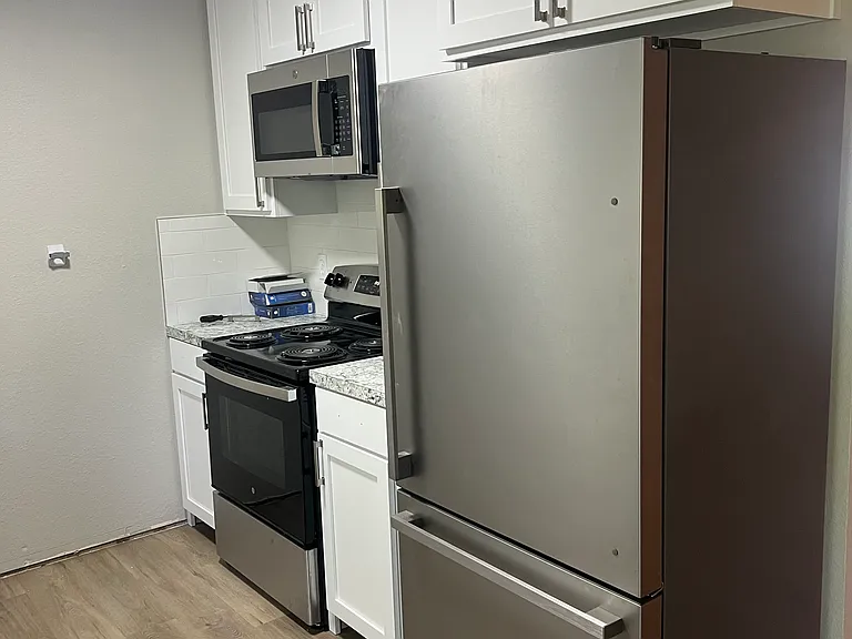 408 N Cherokee Ave #2 — Photo 2