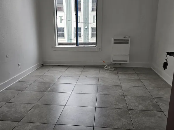 704 S Pacific Ave #212, San Pedro, CA 90731