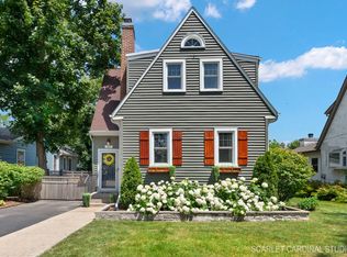 107 S Stewart Ave, Lombard, IL 60148