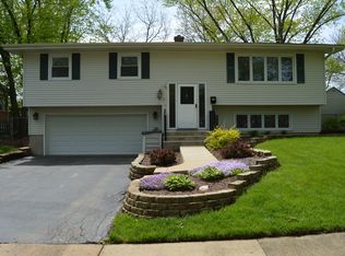 36 Tupelo Ave, Naperville, IL 60540