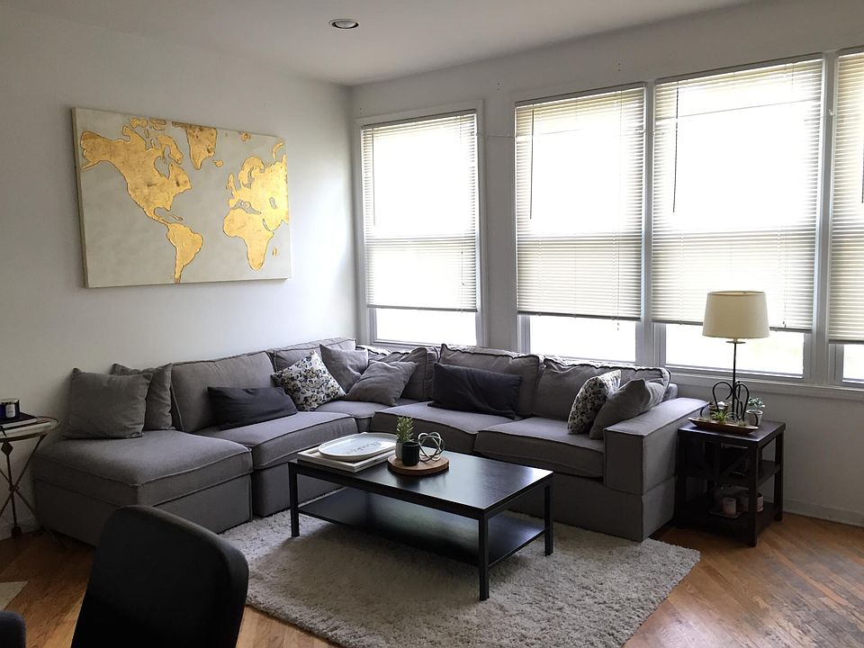 LIVING ROOM WEST SUN
