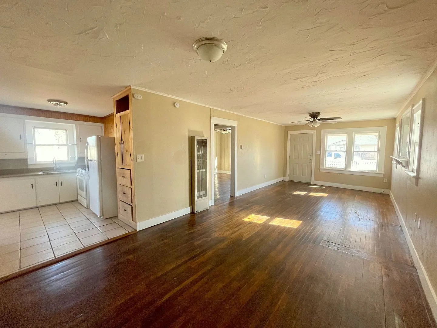 606 South Belleview Street — Photo 3