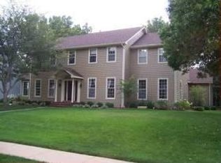 5705 Lewis Ct, Bettendorf, IA 52722