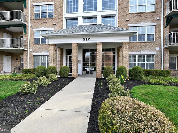 2nd image of 512 Limerick Cir Unit 404