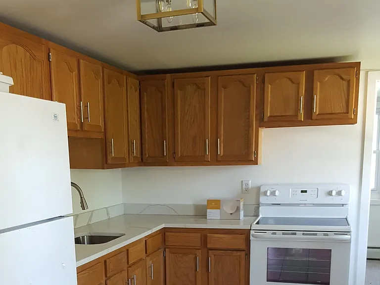 225 W Cherry St #B — Photo 9
