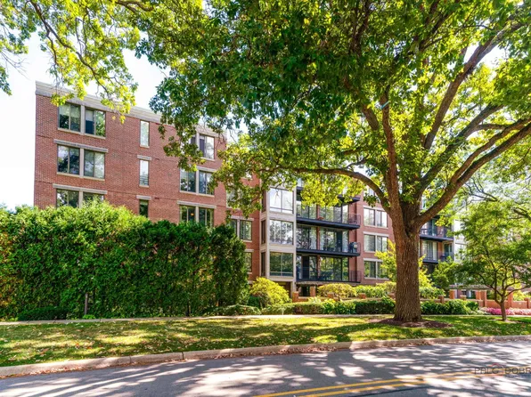 1633 2nd St APT 302, Highland Park, IL 60035