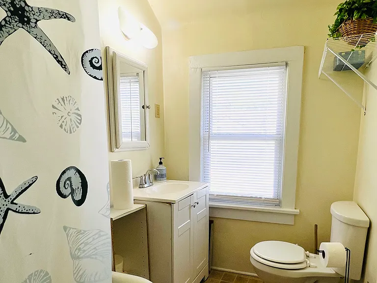2410 Medary Ave — Photo 7