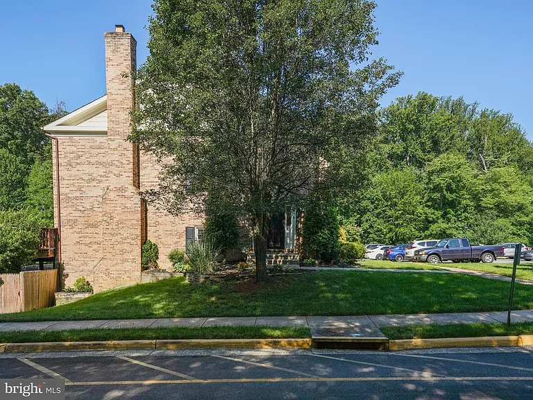 7740 Bristol Square Ct — Photo 32