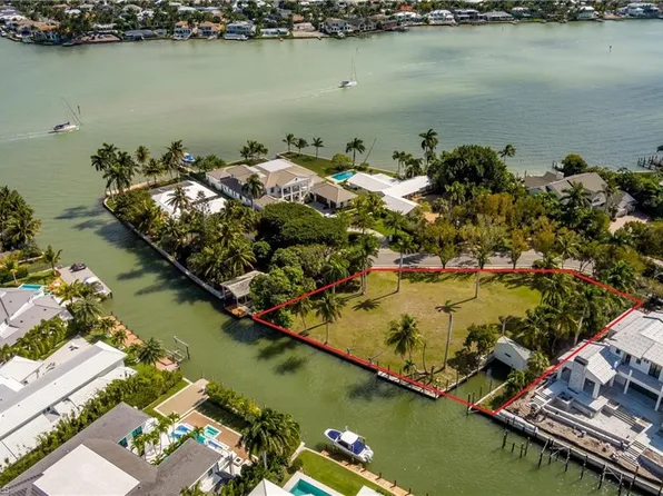 930 18th AVE S, NAPLES, FL 34102