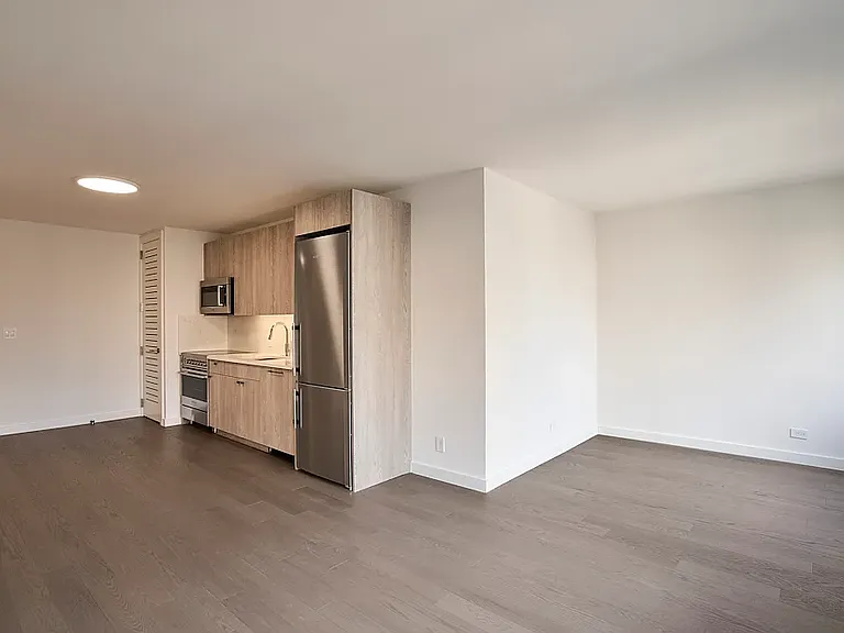 220 E 72nd St #10E10 — Photo 4