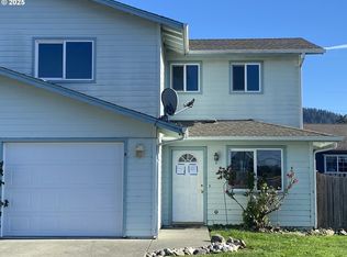 722 Pioneer Rd #A, Brookings, OR 97415