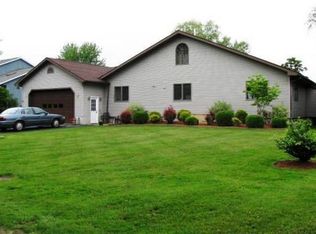 22 Brodhead Dr, Cicero, NY 13039