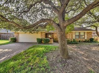 1516 Berkeley Dr, Mansfield, TX 76063