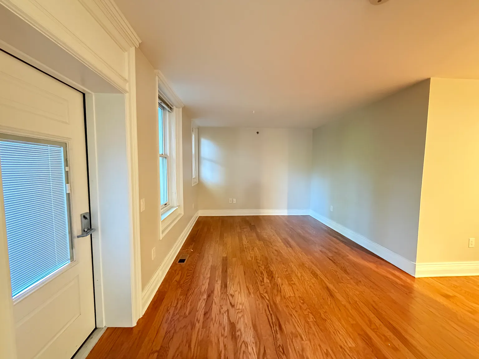1 bed, 995 sqft, $1,250 — Photo 3