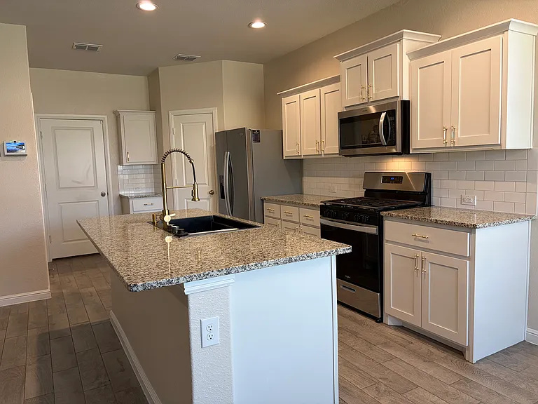 125 Hollytree Ln — Photo 8
