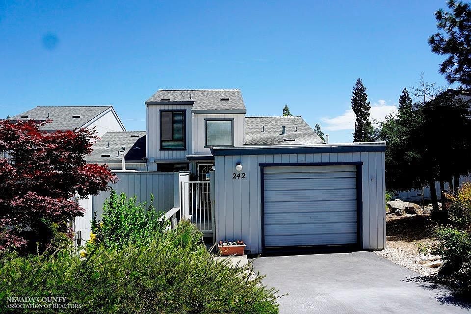 1st image of 242 Rockwood Dr
