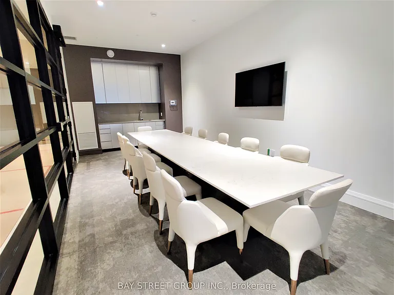 39 Roehampton Ave #2807 — Photo 23