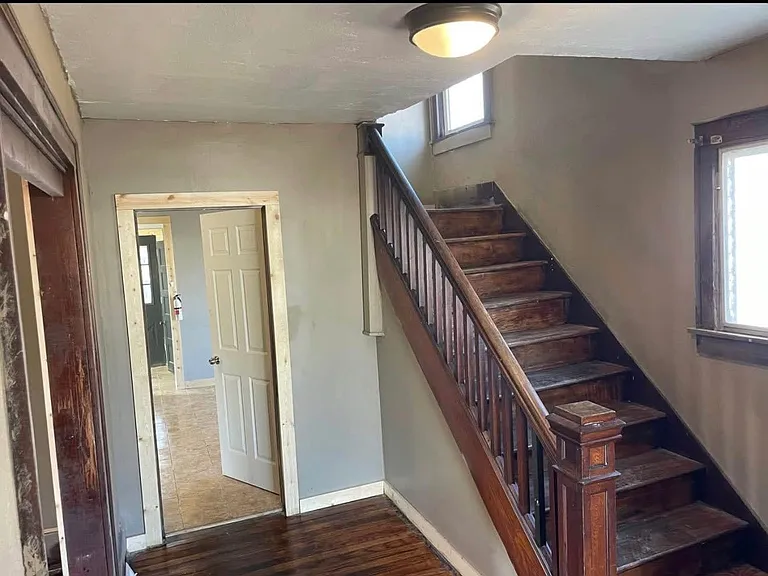 183 Central St — Photo 2