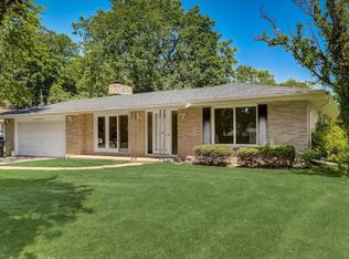 1727 Summit Dr, Lake Geneva, WI 53147