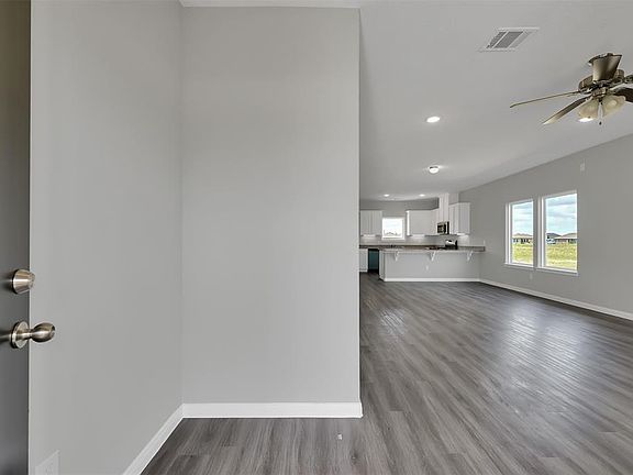 2nd image of 155 Rd 51021