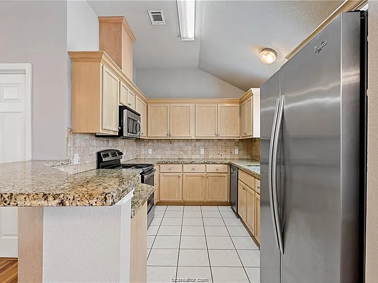 3806 Dresden Ln — Photo 6
