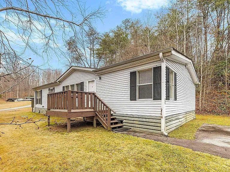 Building Photo - 305 River Rd #1A