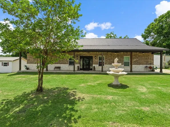 1026 S 28th St, Corsicana, TX 75110