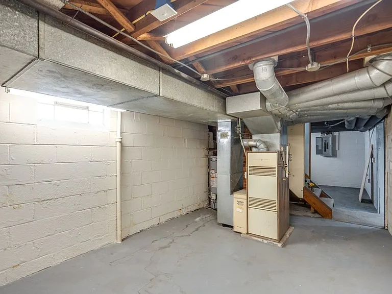8514 Deerfield Dr — Photo 29