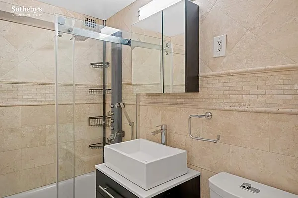 Sold by Sotheby's International Realty | media 11