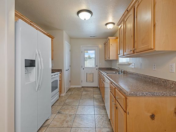 3rd image of 1072 S 1760 W