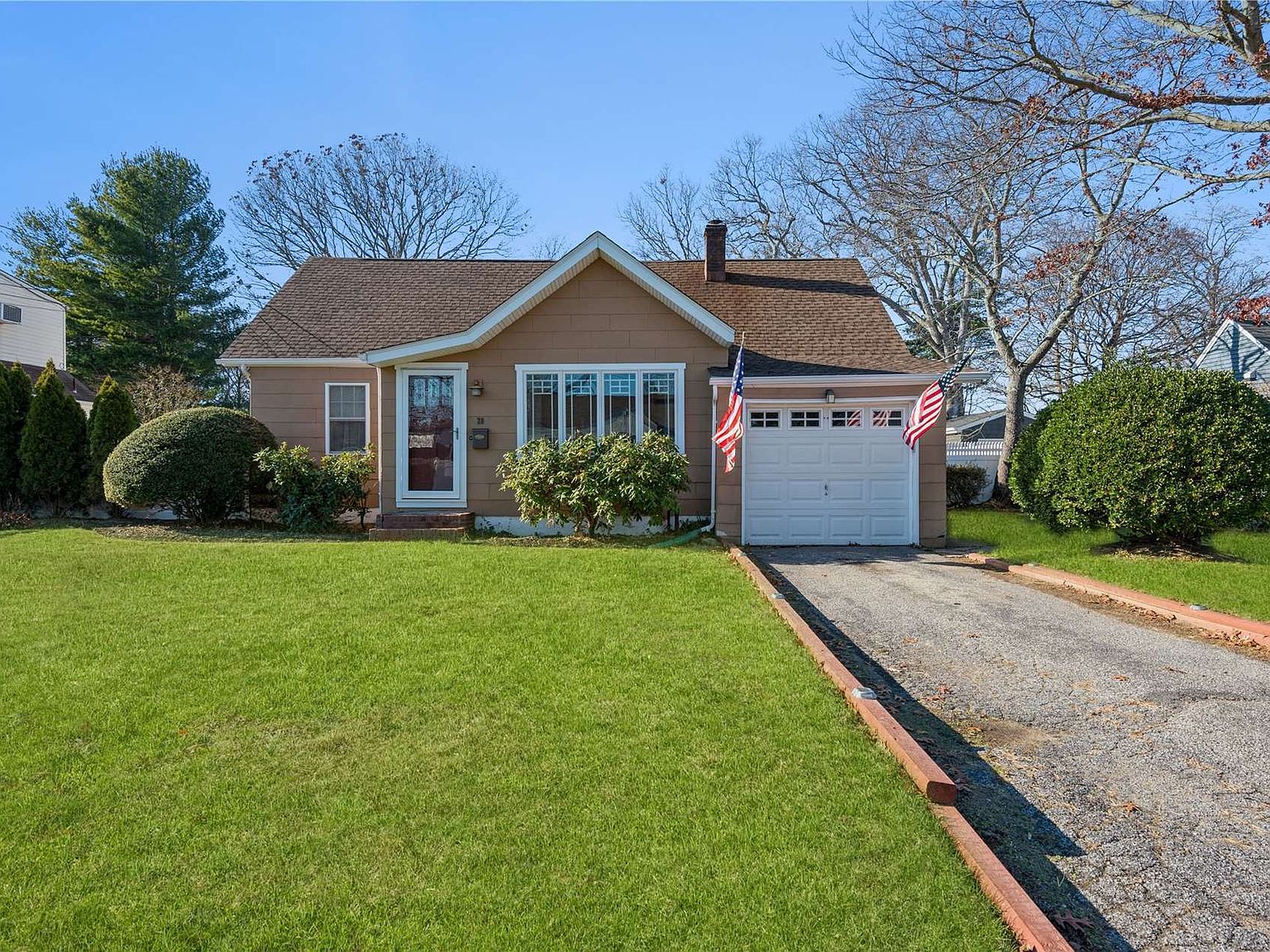 20 Anchor Court, West Babylon, NY 11704 Zillow