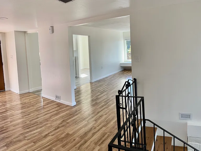1075 Raymond Ave #A — Photo 9