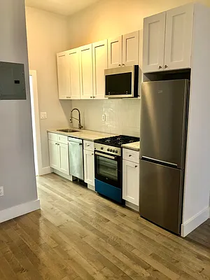 Rented by Newcastle Realty Services | media 10