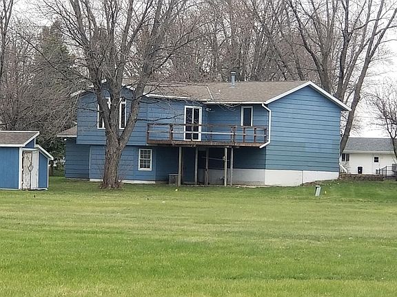 3rd image of 202 Sunset Cir