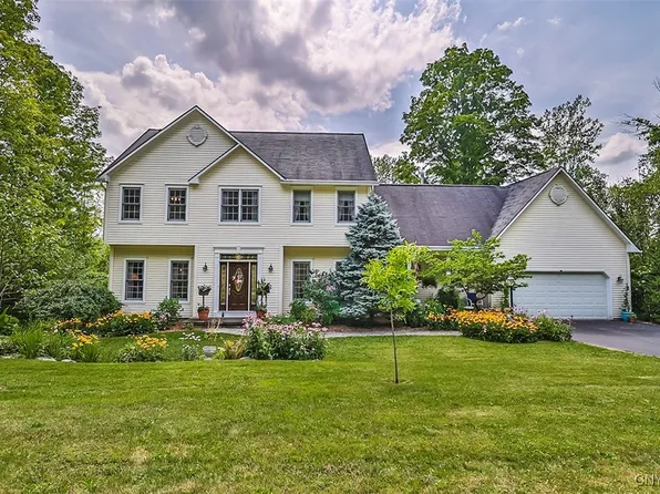 4387 Sagebrush Cir, Manlius, NY 13104