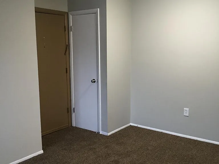 1303 Cove Ave #303 — Photo 6