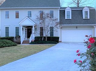 104 Battenburg Ct, Cary, NC 27519