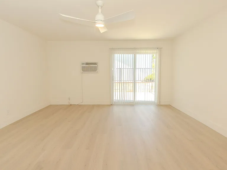 6180 Veemac Ave — Photo 28