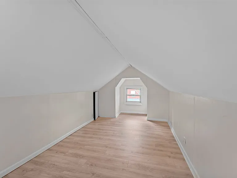 2215 N Wood Ave — Photo 21
