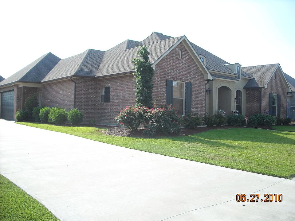 301 Ambergris Lane. View from driveway