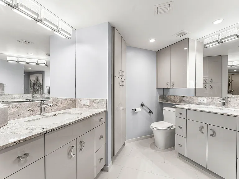 100 SE 5th Ave #410 — Photo 29