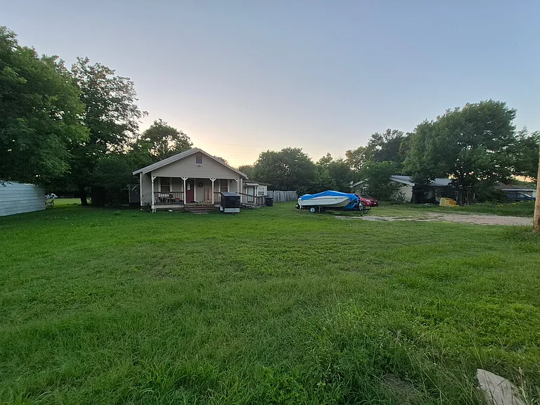 504 Brookman S — Photo 4
