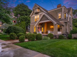 546 Wealthy St SE, Grand Rapids, MI 49503