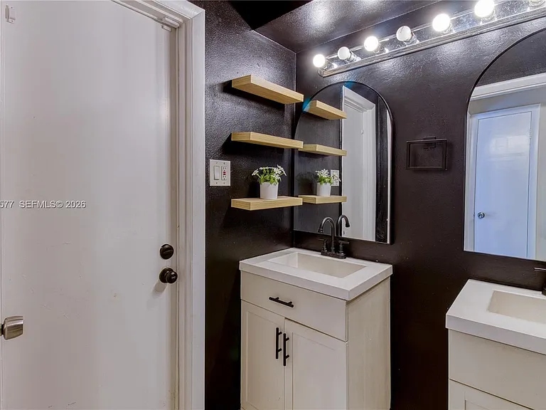 6620 NW 21st Ct — Photo 22