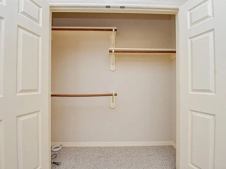 3206 Holly Crossing Dr — Photo 21
