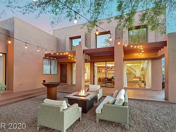 3rd image of 938 Vista Lago Way