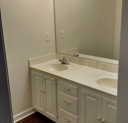 4th image of 5 Brandy Dr