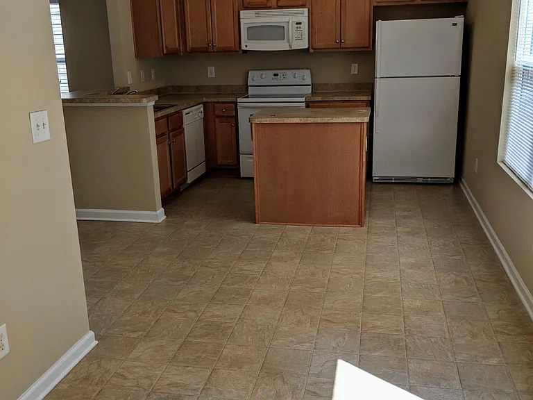 144 Hood Park Dr — Photo 3